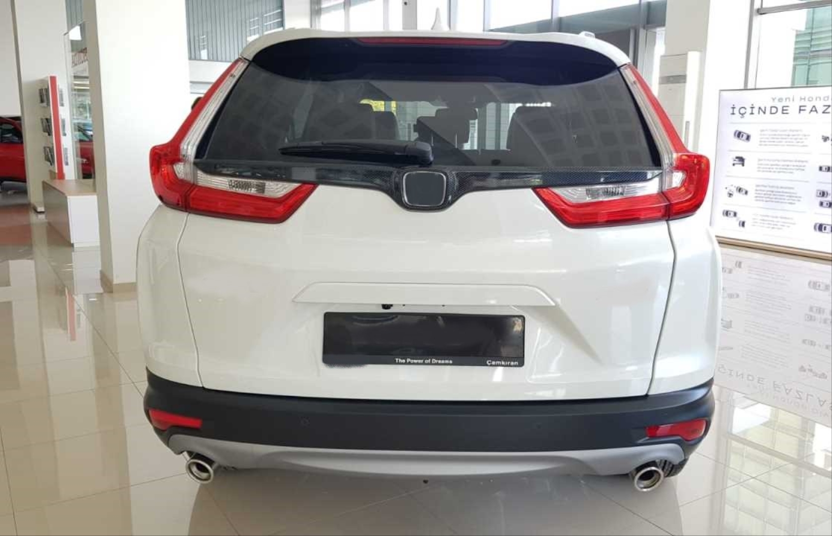 Honda CR-V 2017+ İçin Uyumlu Karbon Bagaj Arma Çıtası 2
