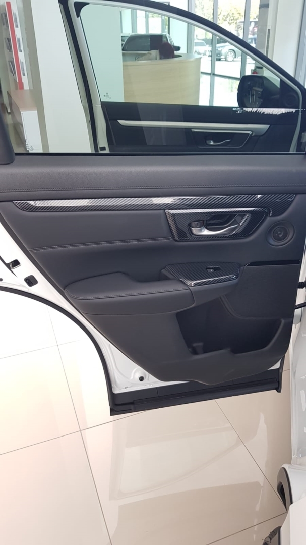 Honda CR-V 2017+ Uyumlu Karbon Kapı Döşeme Çıtası 2