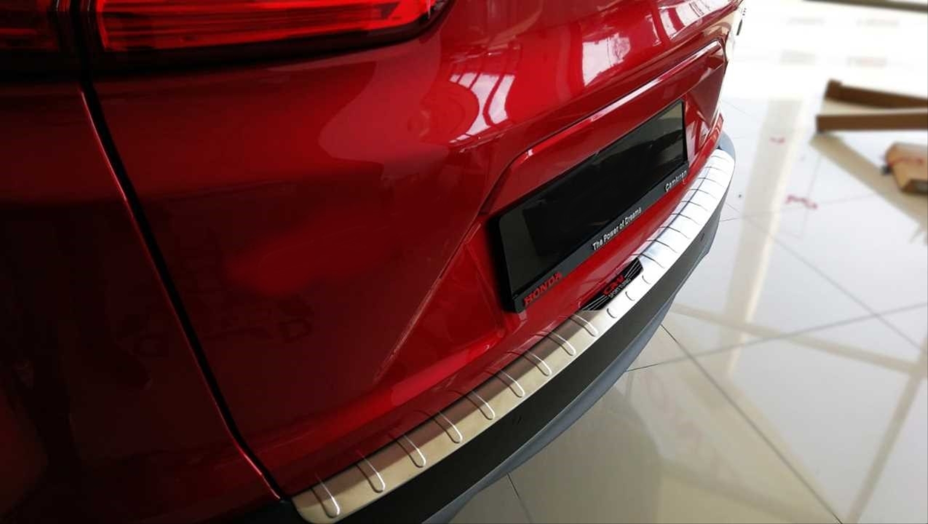 Honda CR-V 2018-2019 İçin Uyumlu Arka Tampon Üst Kaplaması 4