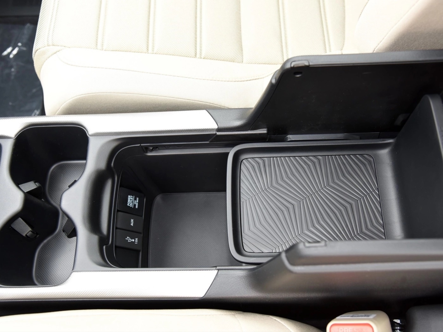 Honda CR-V 2018-2021 için Uyumlu Kablosuz Şarj Standı 3