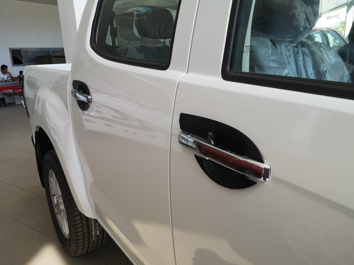 Isuzu D-MAX 2012-2017 Kapı Kolu İç Kaplama Siyah 4
