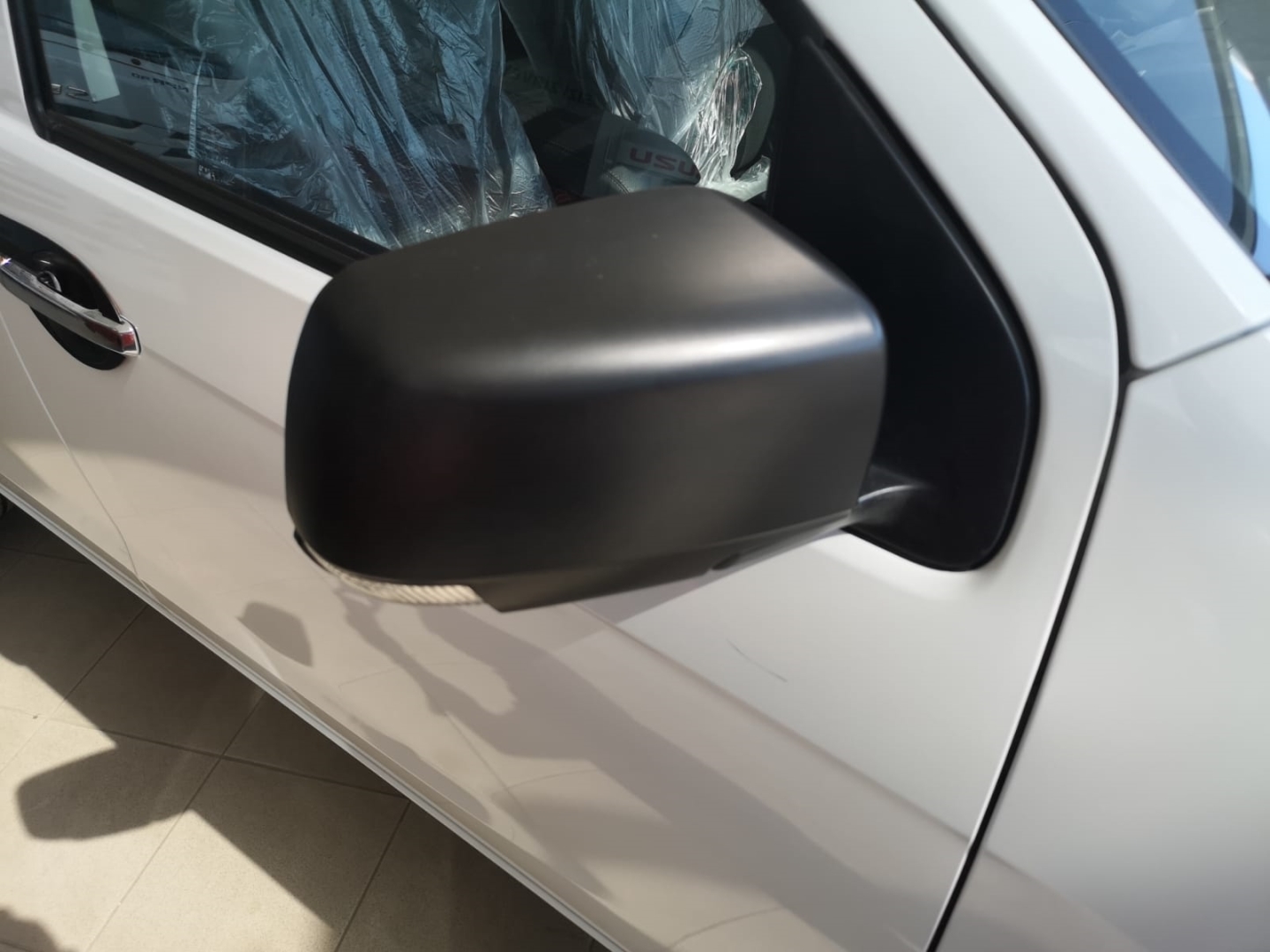 Isuzu D-MAX 2018+ Ayna Kapağı Siyah 4