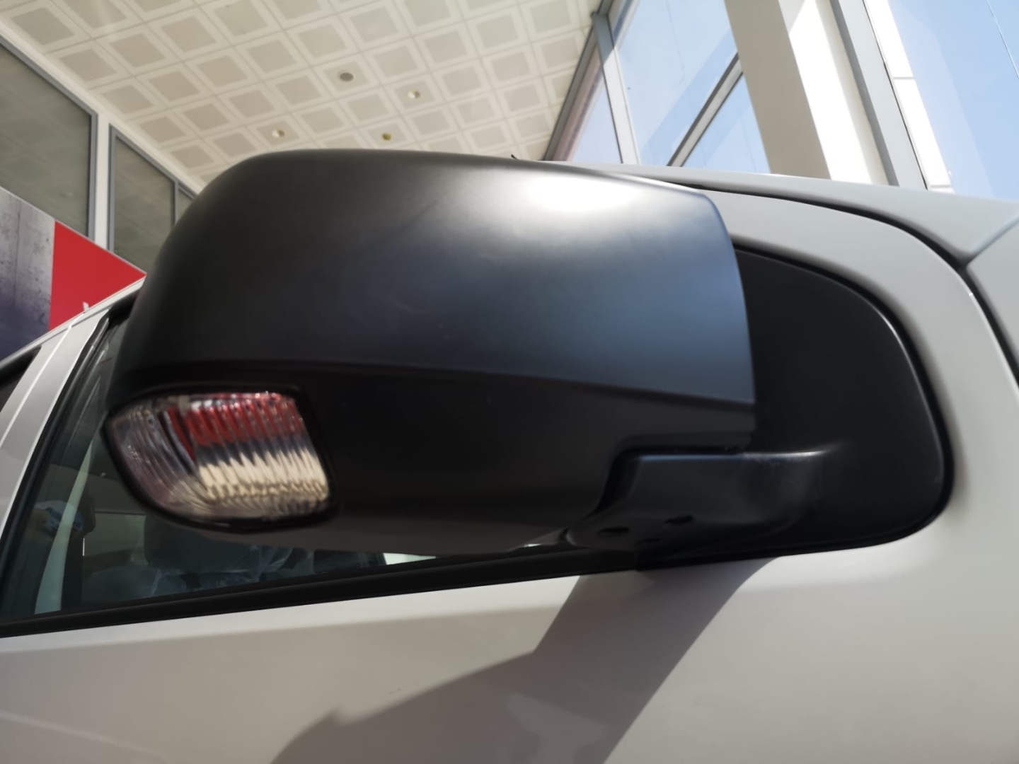 Isuzu D-MAX 2018+ Ayna Kapağı Siyah 5