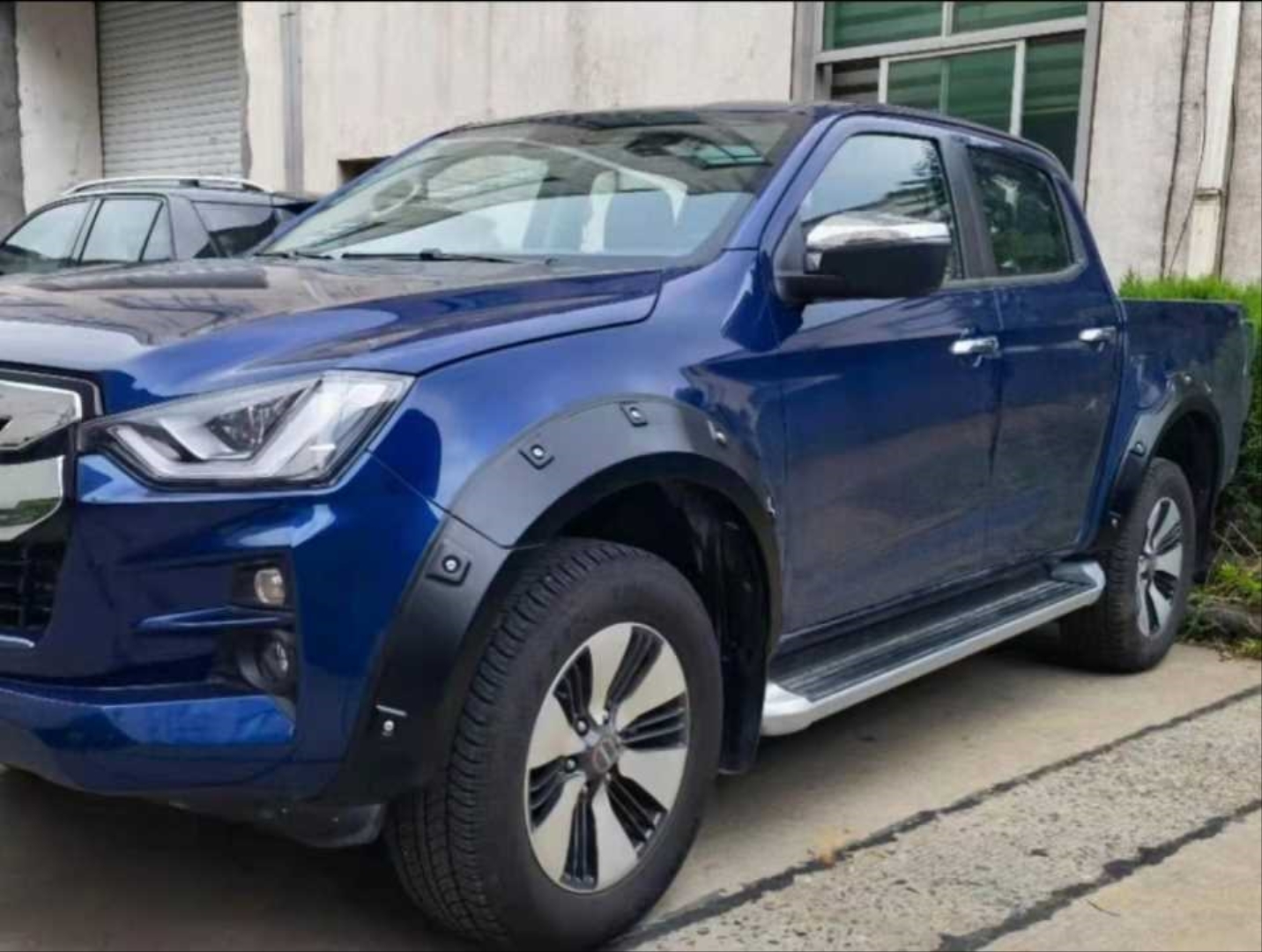Isuzu D-MAX 2020+ Çamurluk Kabartma (Dodık) (PP Enjeksiyon) 2