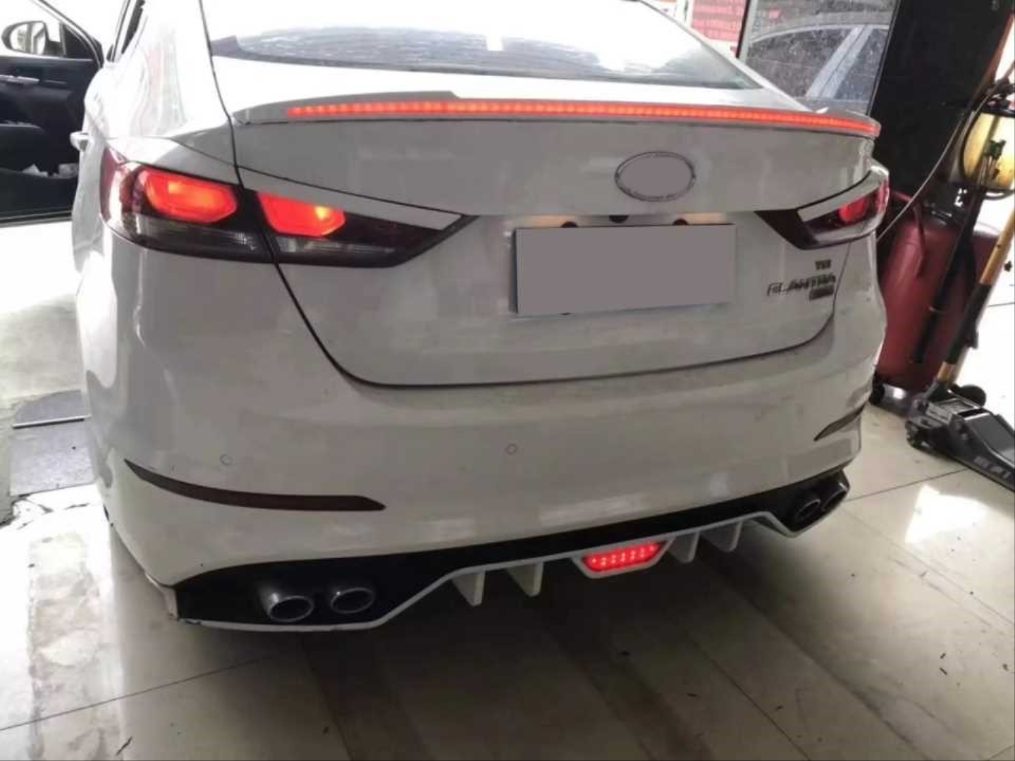 Hyundai Elantra 2014-2018 LED Spoiler (Boyasız) 4