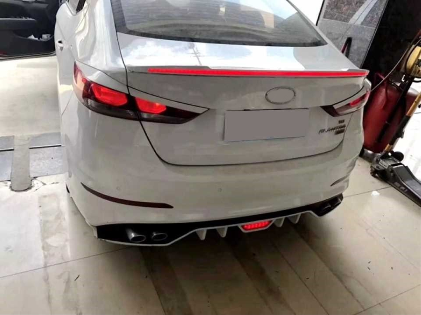 Hyundai Elantra 2014-2018 LED Spoiler (Boyasız) 5