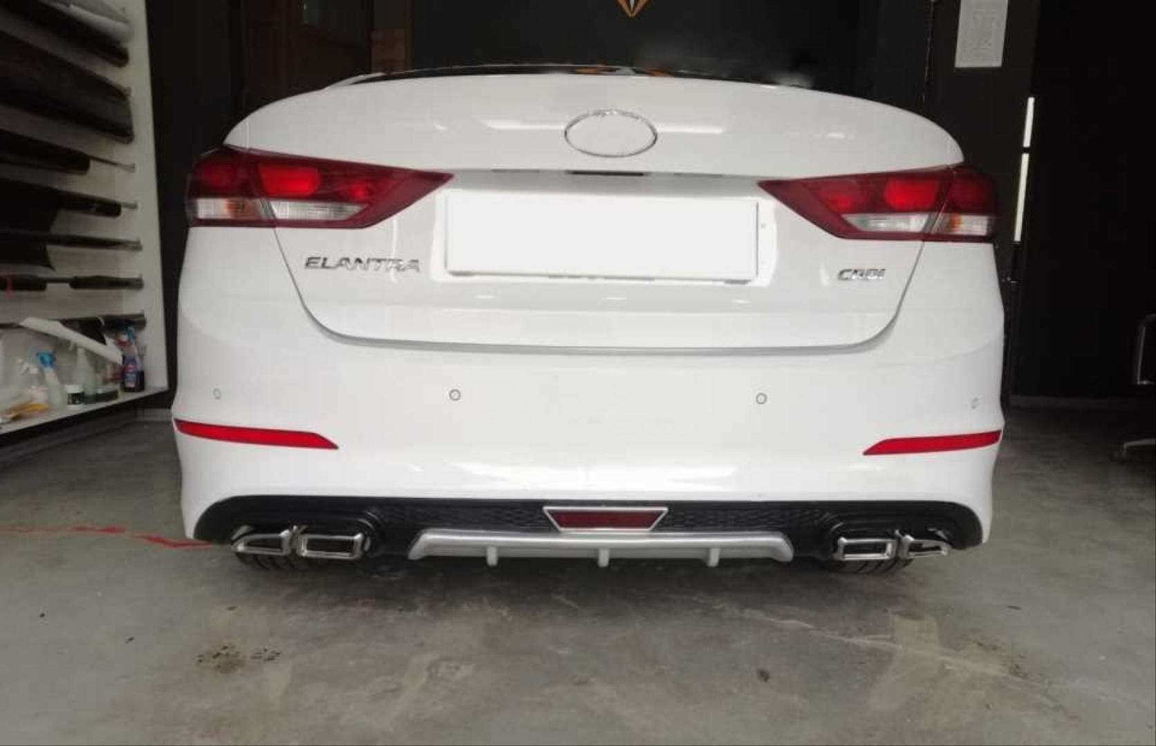 Hyundai Elantra 2016-2019 İçin Uyumlu 4 Egzoz Silver Difüzör Reflektörlü 5