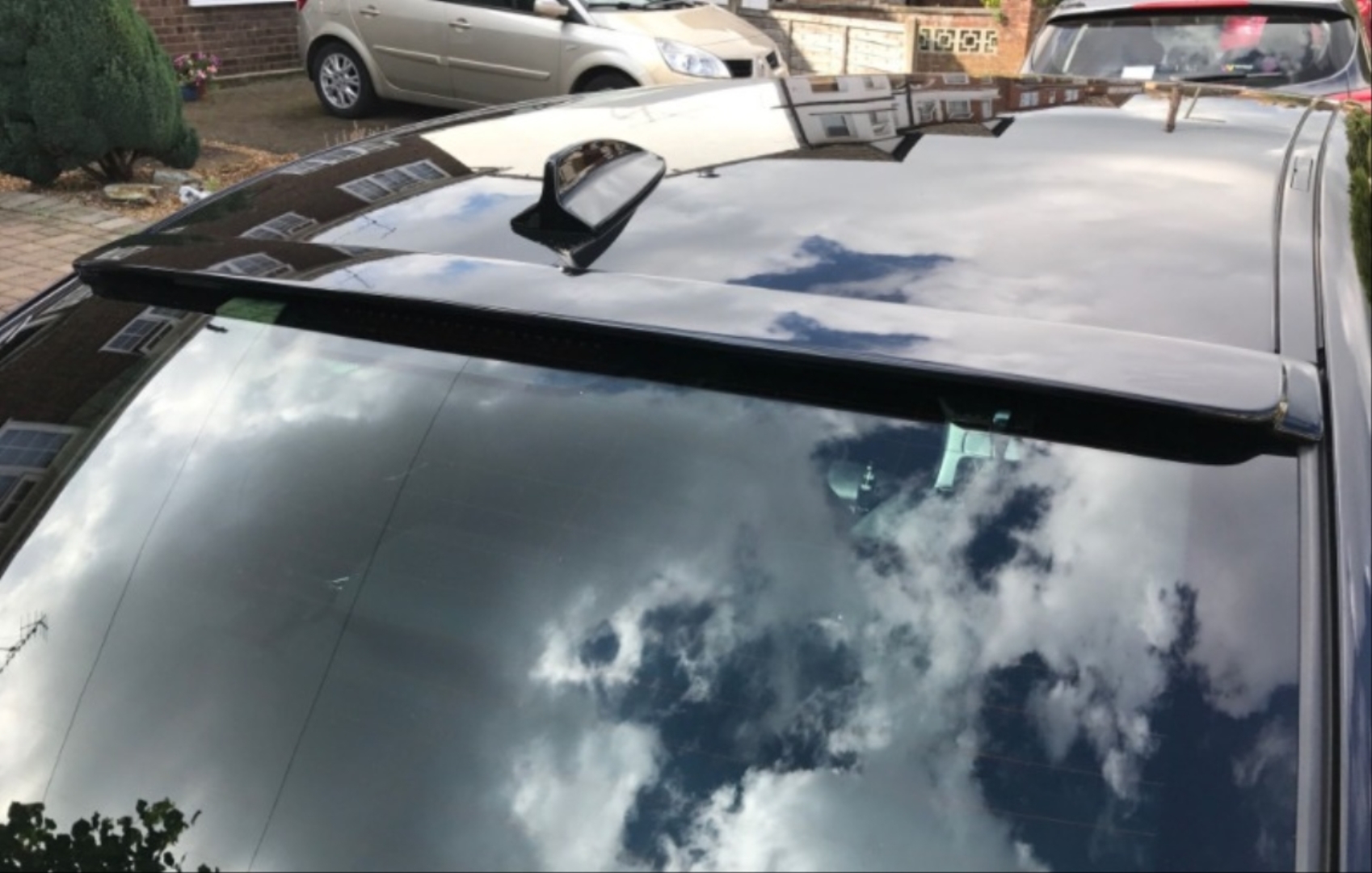 BMW 3 Serisi E90 (2005-2012) için Uyumlu Cam Üstü Spoiler - Piano Black (Parlak Siyah) 2