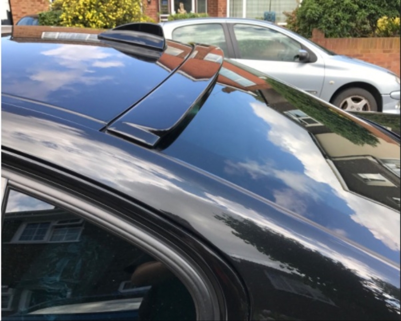 BMW 3 Serisi E90 (2005-2012) için Uyumlu Cam Üstü Spoiler - Piano Black (Parlak Siyah) 4
