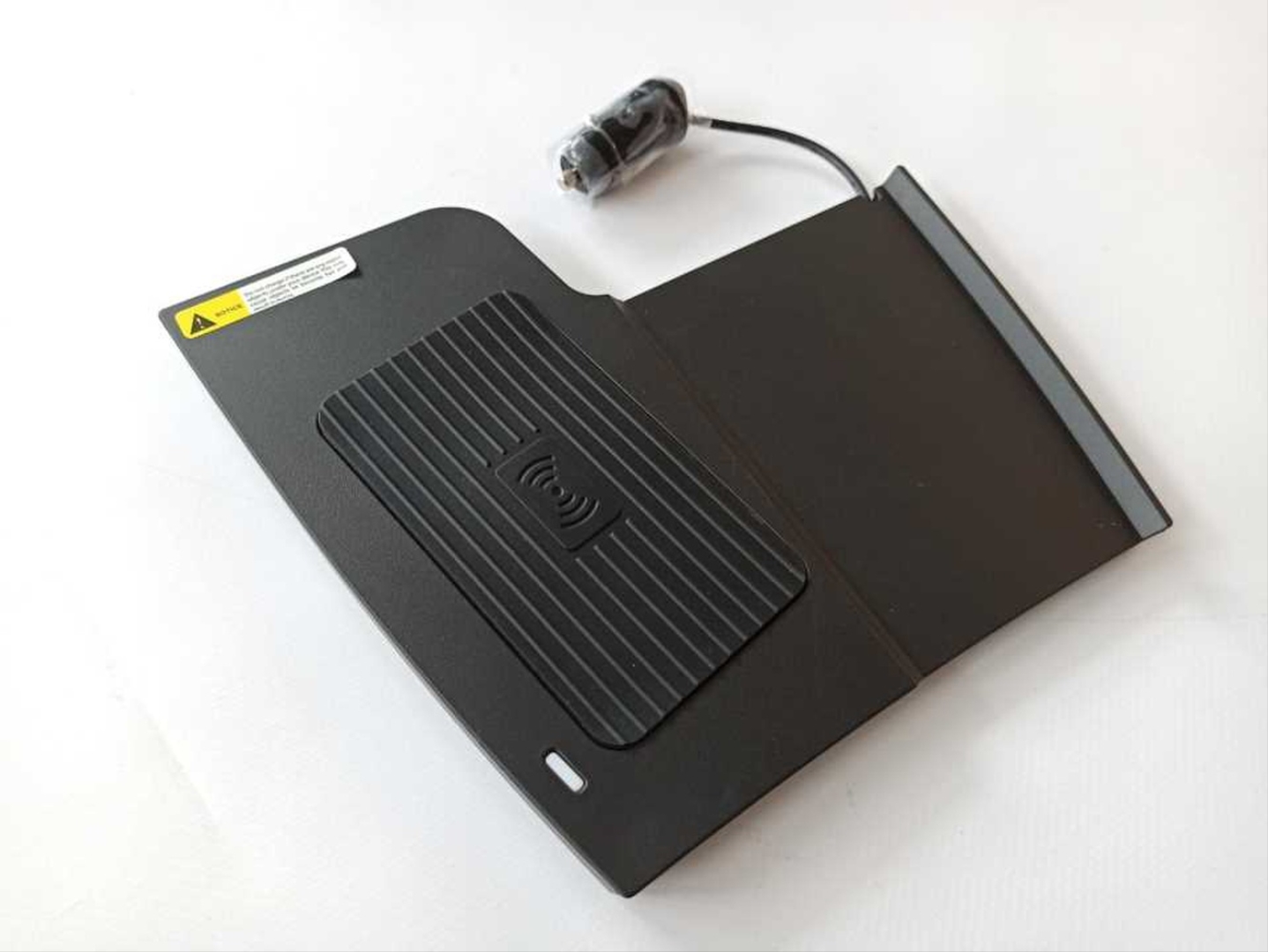 Focus 2019+ için uyumlu telefon şarjı 4