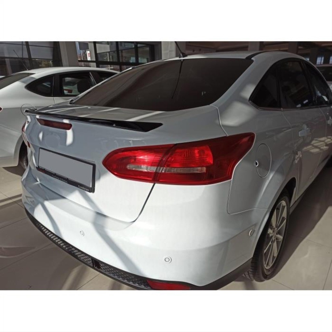 Ford Focus 2014-2018 Hybrid Spoiler - Piano Black (Parlak Siyah) 3