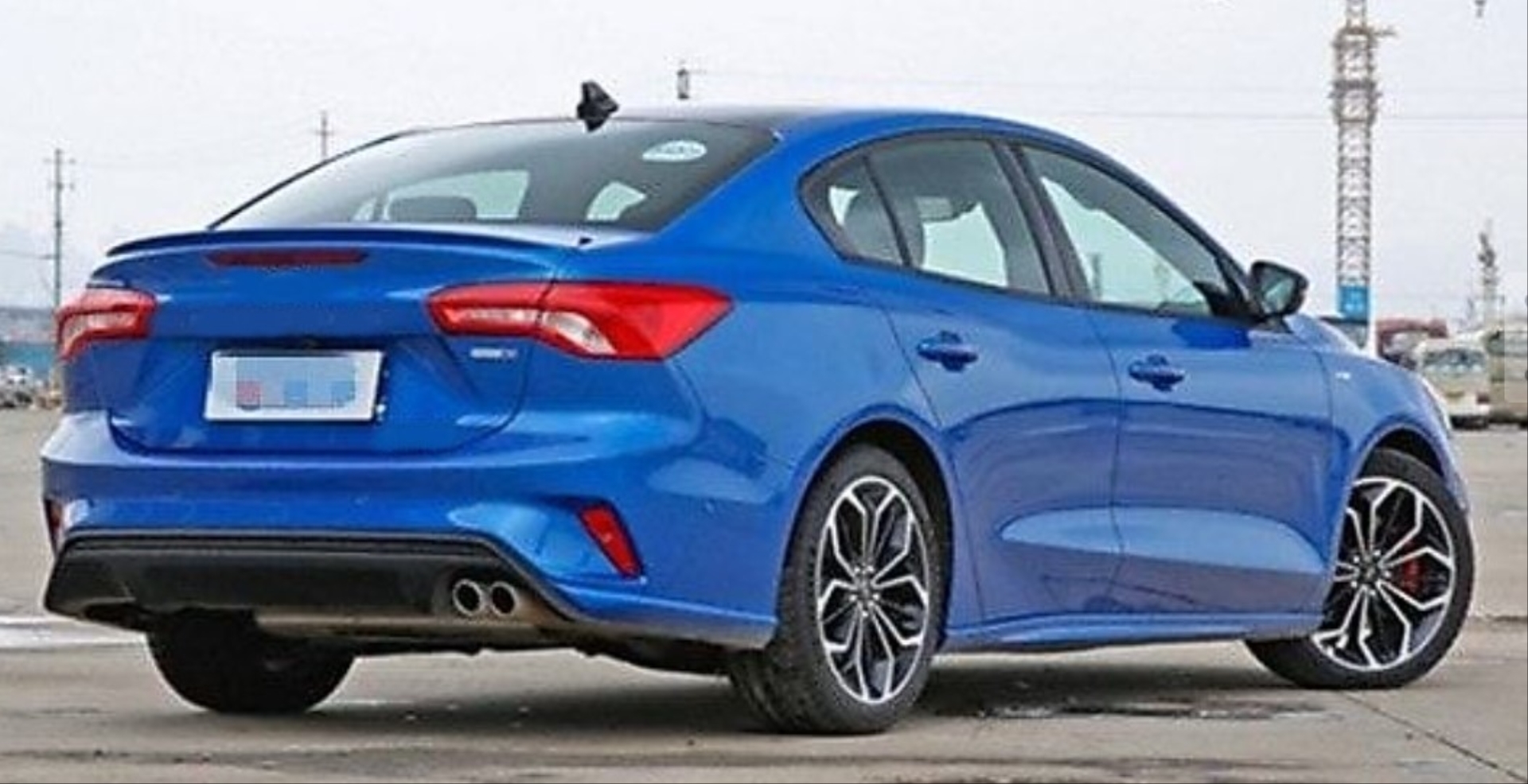 2019+ Ford Focus için Uyumlu Hybrid Spoiler - Piano Black (Parlak Siyah) 5