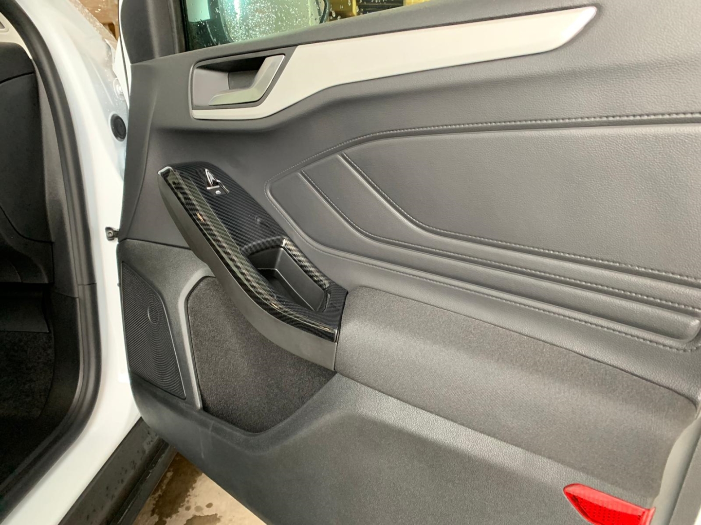 Ford Focus 2019+ Kapı Kolçak Kaplama Karbon (ABS) 2