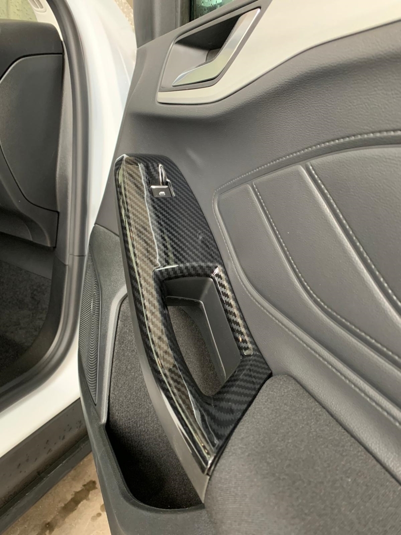 Ford Focus 2019+ Kapı Kolçak Kaplama Karbon (ABS) 4