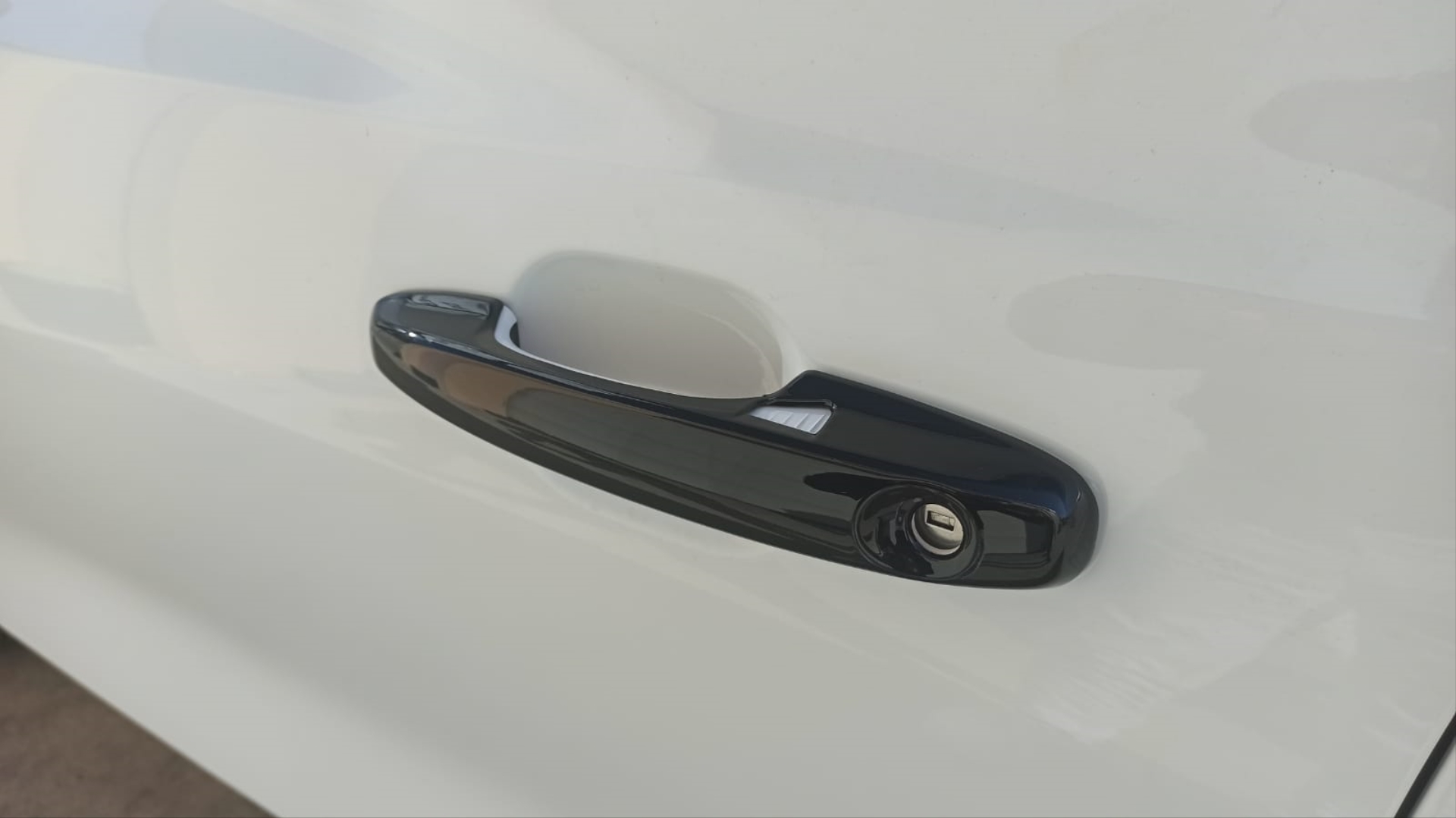 Ford Focus 2019+ Kapı Kolu Piano Black (Smart Key) 3