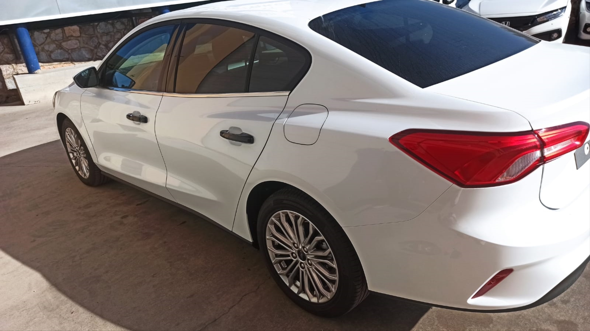 Ford Focus 2019+ Kapı Kolu Piano Black (Smart Key) 5