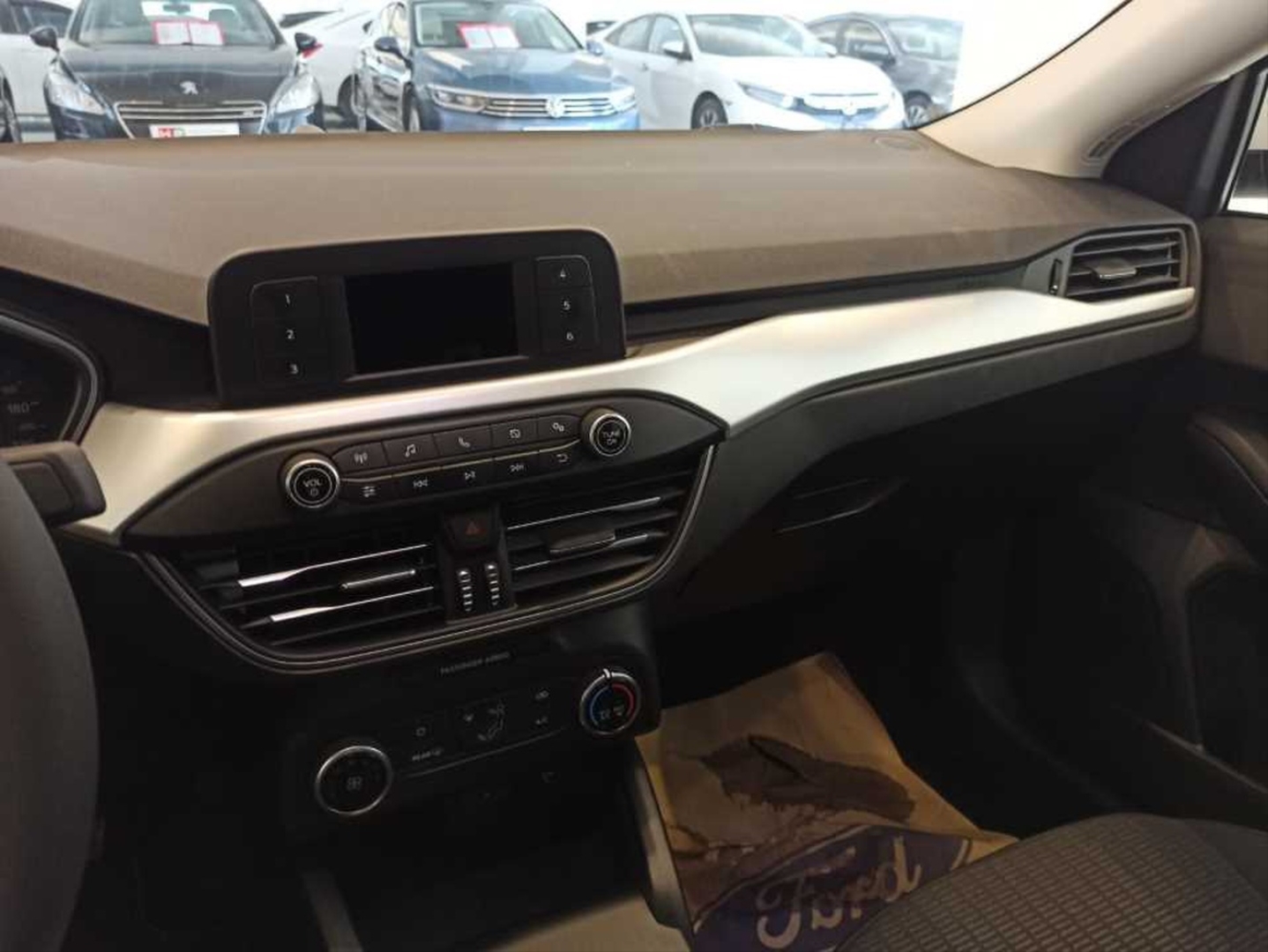 Ford Focus 2019+ Konsol Çıtası - Silver (ABS) 3