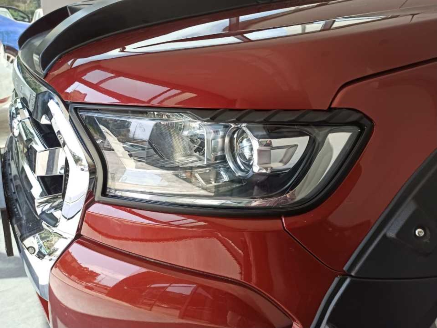 Ford Ranger 2015-2020 Far Çerçevesi Kaplama Siyah 2