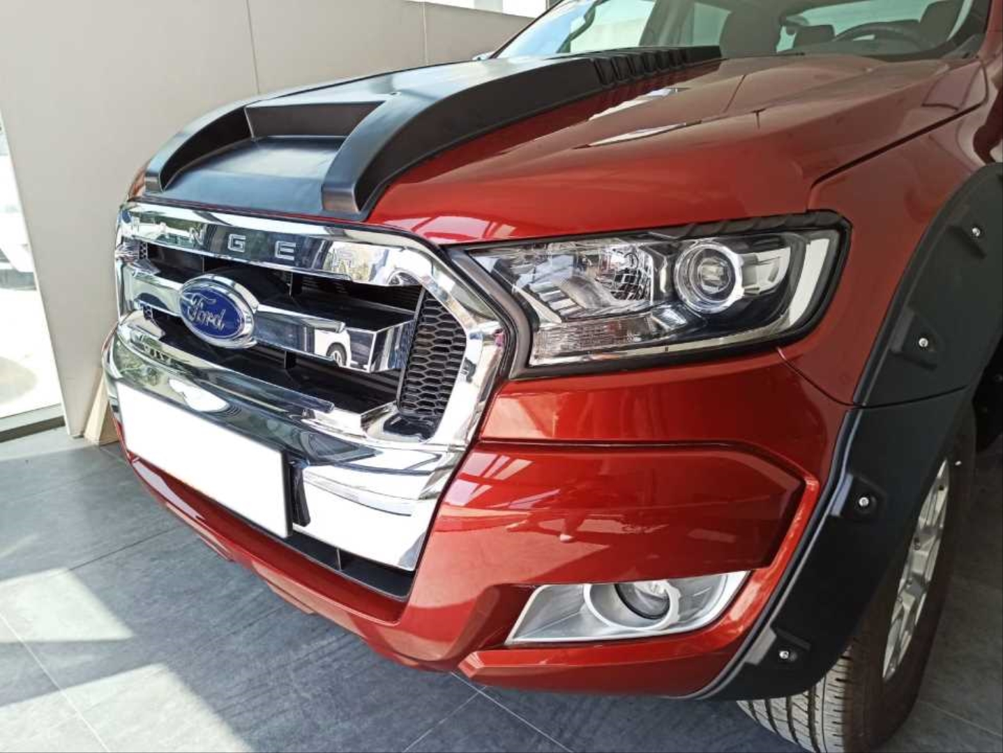 Ford Ranger 2015-2020 Far Çerçevesi Kaplama Siyah 5