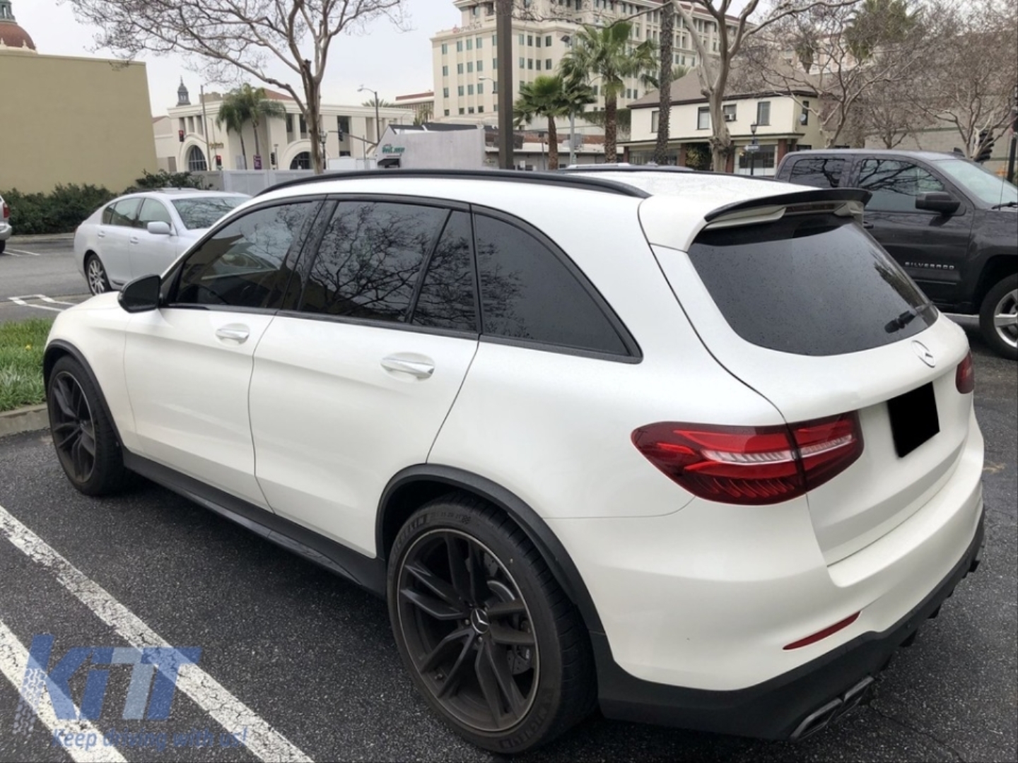 Mercedes-Benz GLB Serisi İçin Uyumlu Spoiler - Piano Black (Parlak Siyah) 2