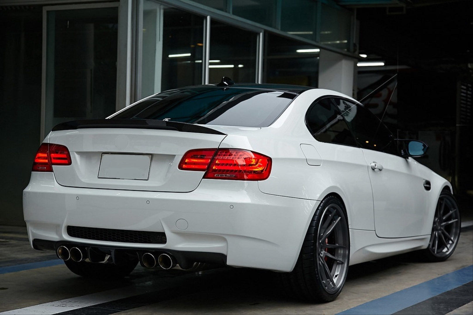 BMW 3 Serisi E92 Uyumlu MT Spoiler - Piano Black (Parlak Siyah) 4