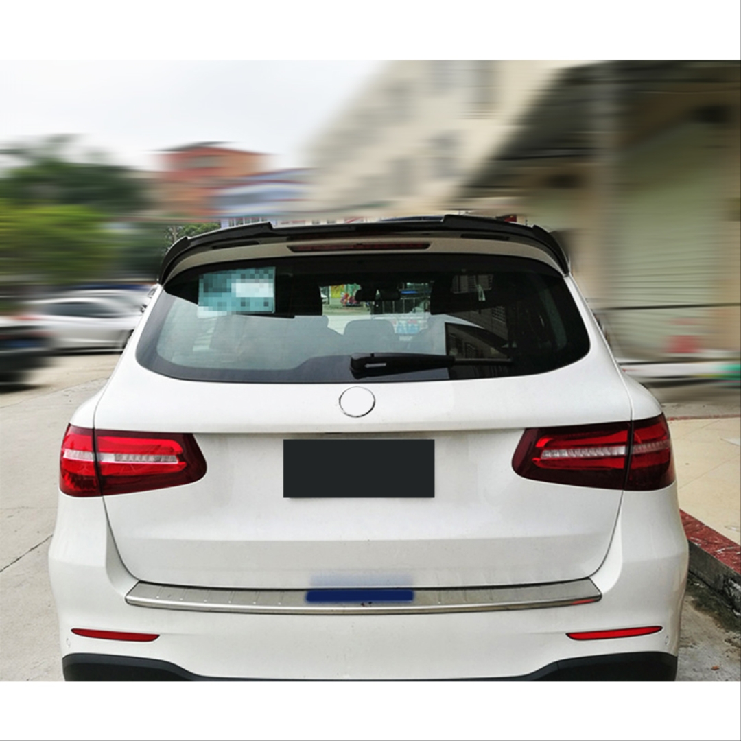 GLC Serisi için Uyumlu Spoiler Piano Black 3