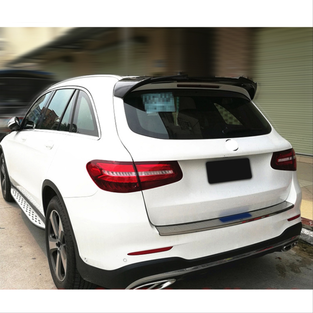 GLC Serisi için Uyumlu Spoiler Piano Black 4