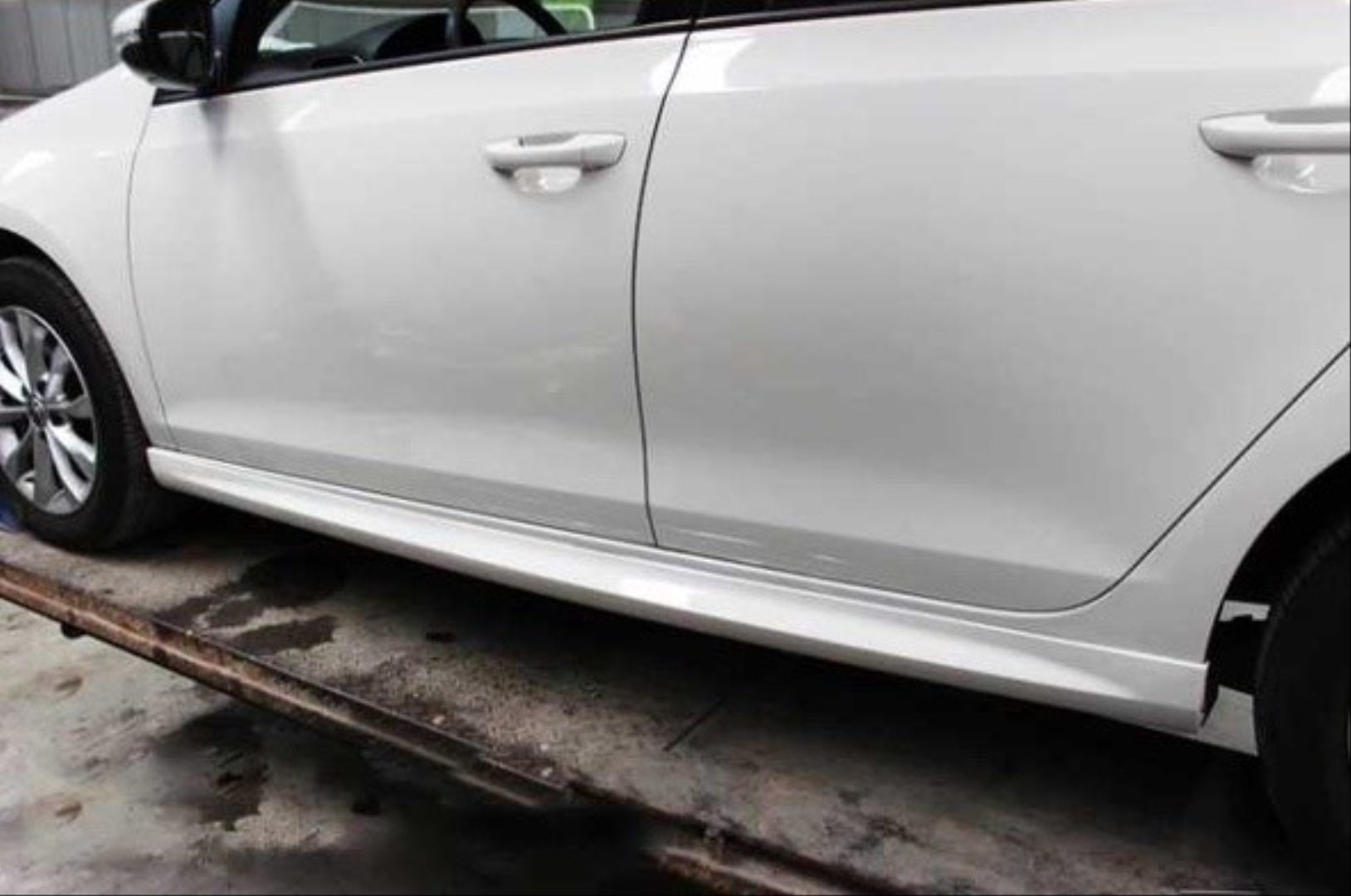 Volkswagen Golf 6 (2009-2012) R20 Marşpiyel 2
