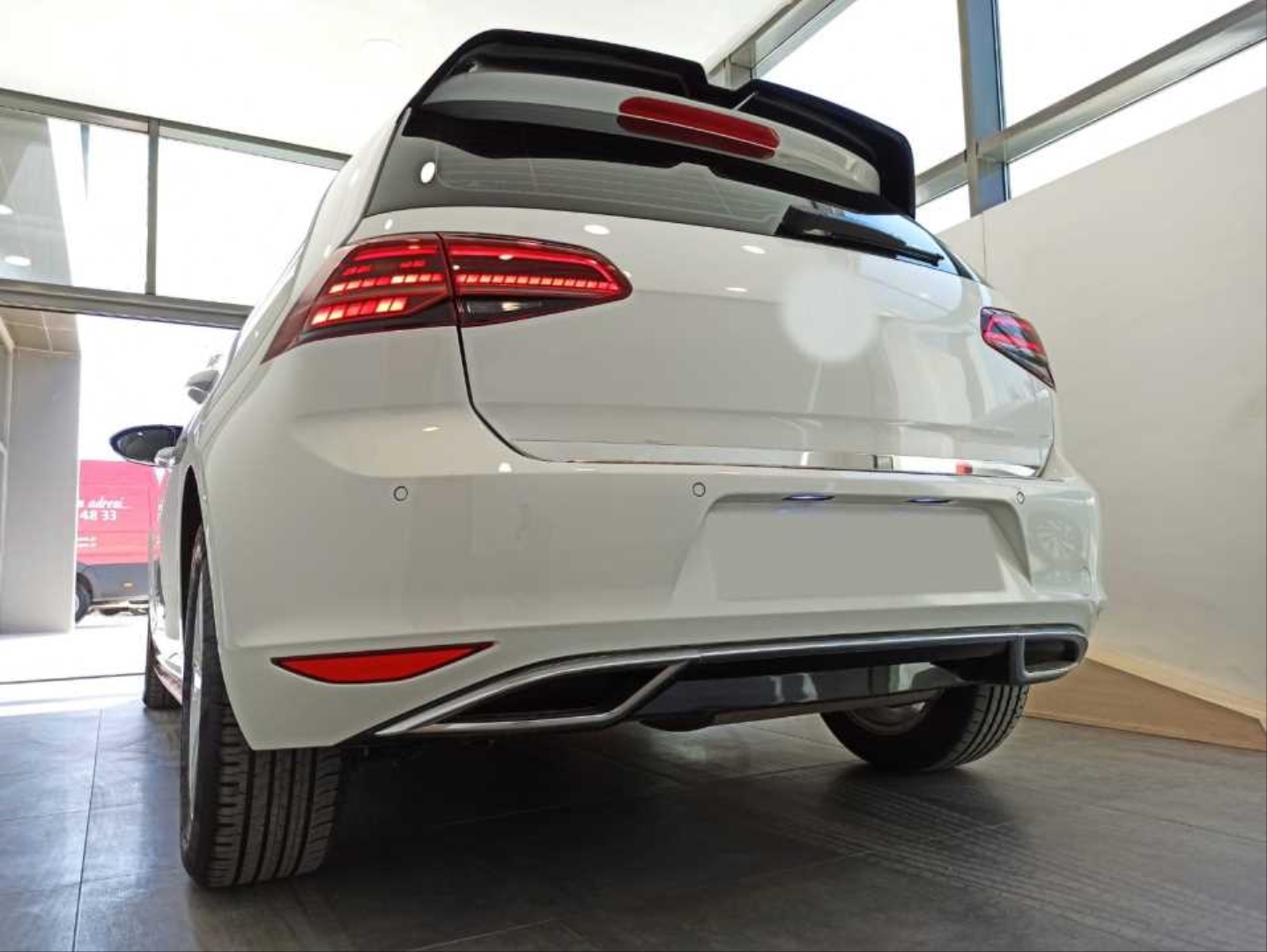 Golf 7 (2013-2017) İçin Uyumlu Difuzor Parlak Siyah 5