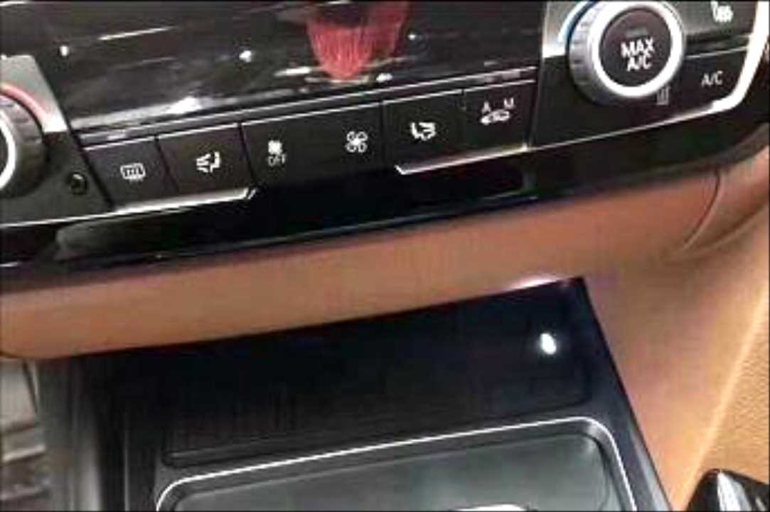 BMW 3 Serisi F30 (2012-2018) İçin Uyumlu Kablosuz Telefon Şarjı 4