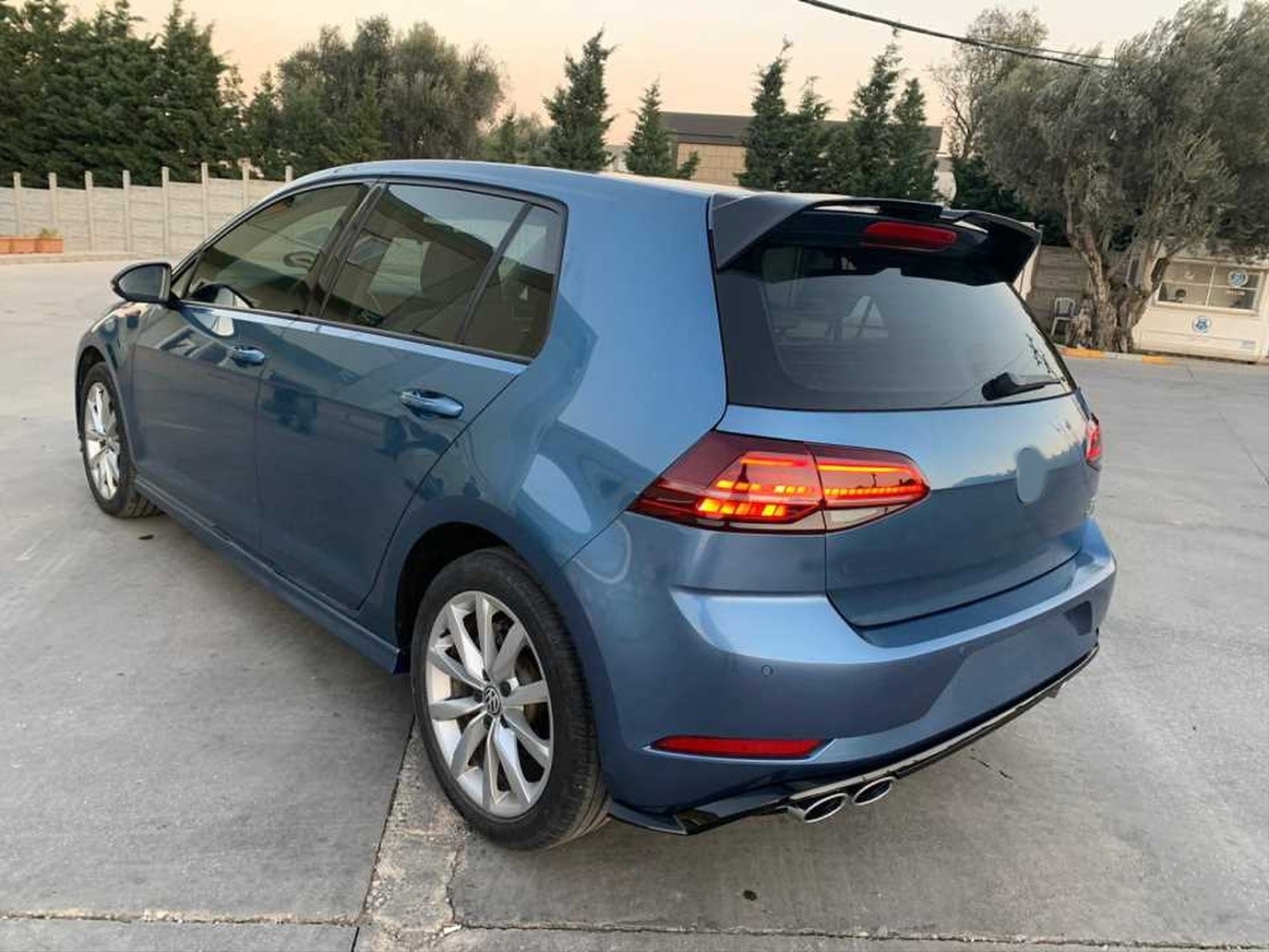 Golf 7.5 (2018-2020) için uyumlu R Difuzor 3