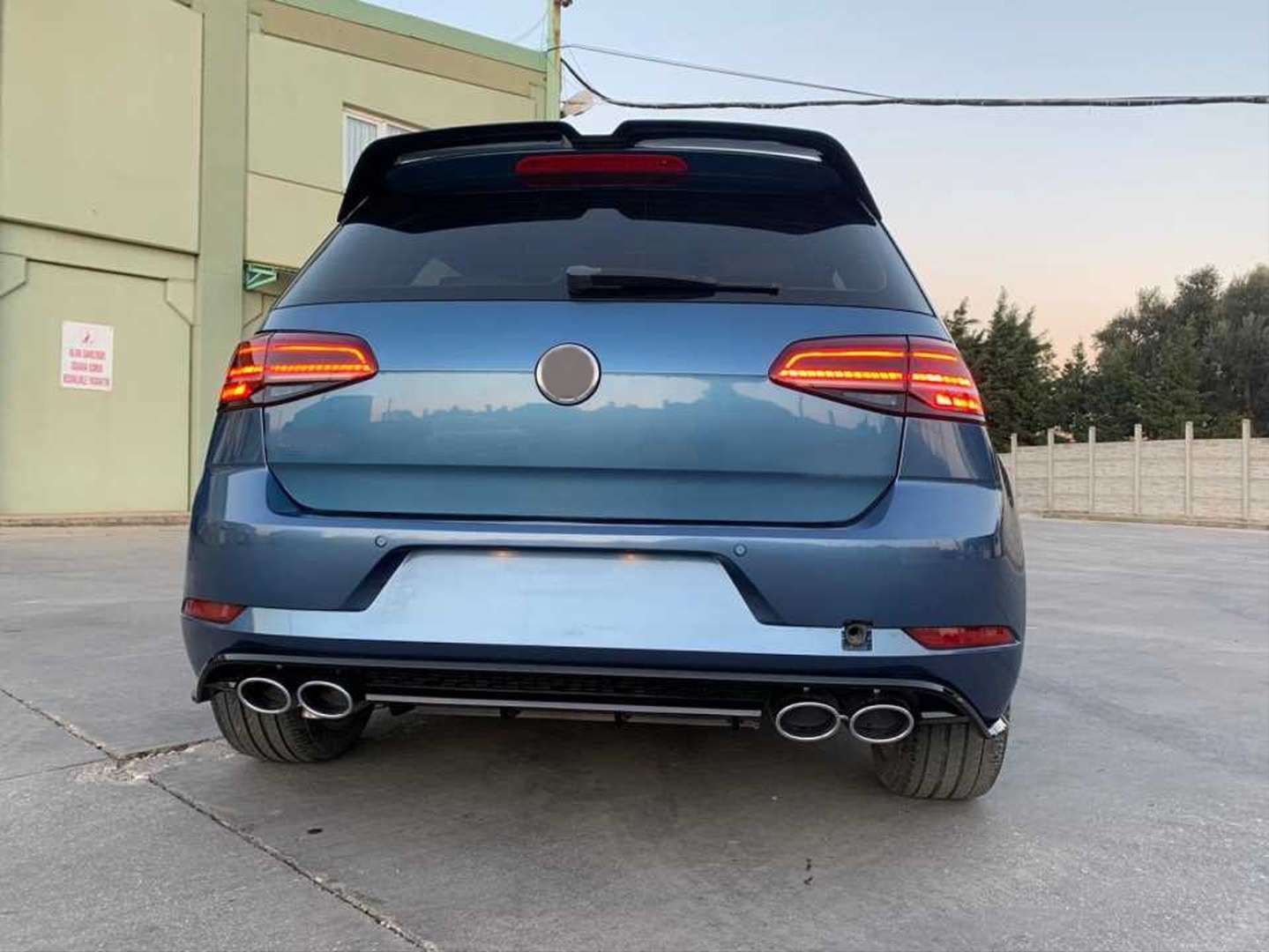 Golf 7.5 (2018-2020) için uyumlu R Difuzor 5