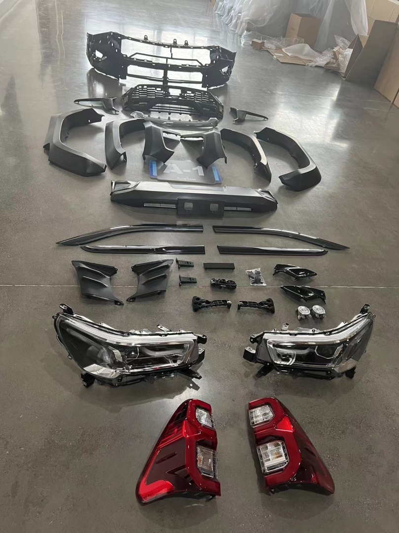 Toyota Hilux 2016+ İçin GR Body Kit 2