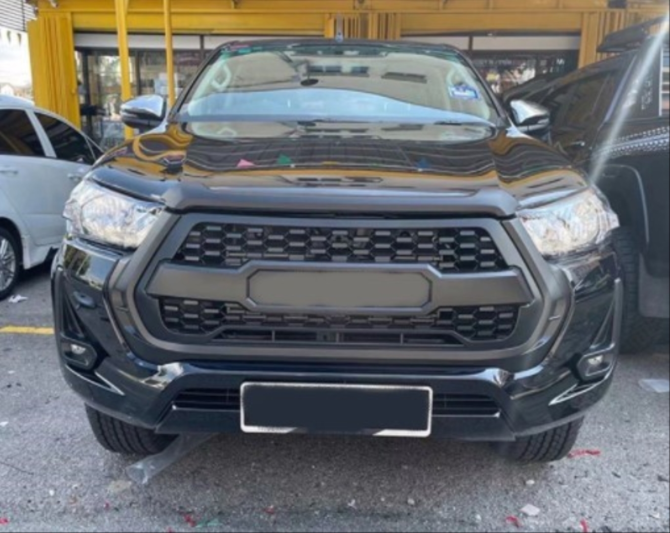 Toyota Hilux 2021+ İçin Uyumlu Panjur (Silver Yazı ile) 3