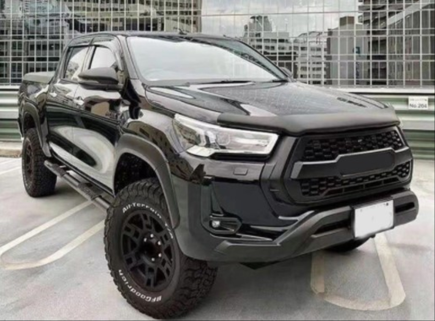 Toyota Hilux 2021+ İçin Uyumlu Panjur (Silver Yazı ile) 4
