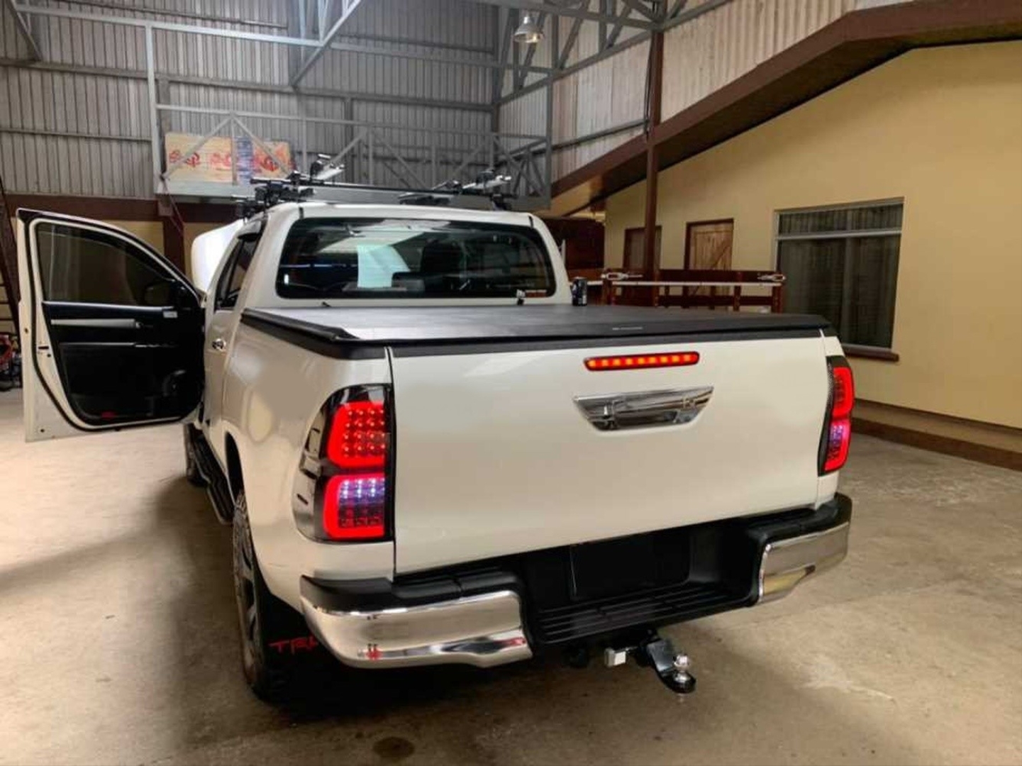 Hilux Revo 2016+ İçin Uyumlu LED Stop Smoke 3