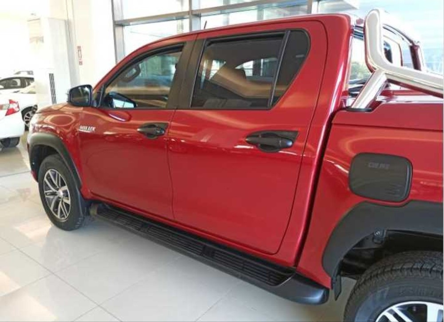 Toyota Hilux Revo 2016-2019 İçin Uyumlu Siyah Depo Kapağı 5