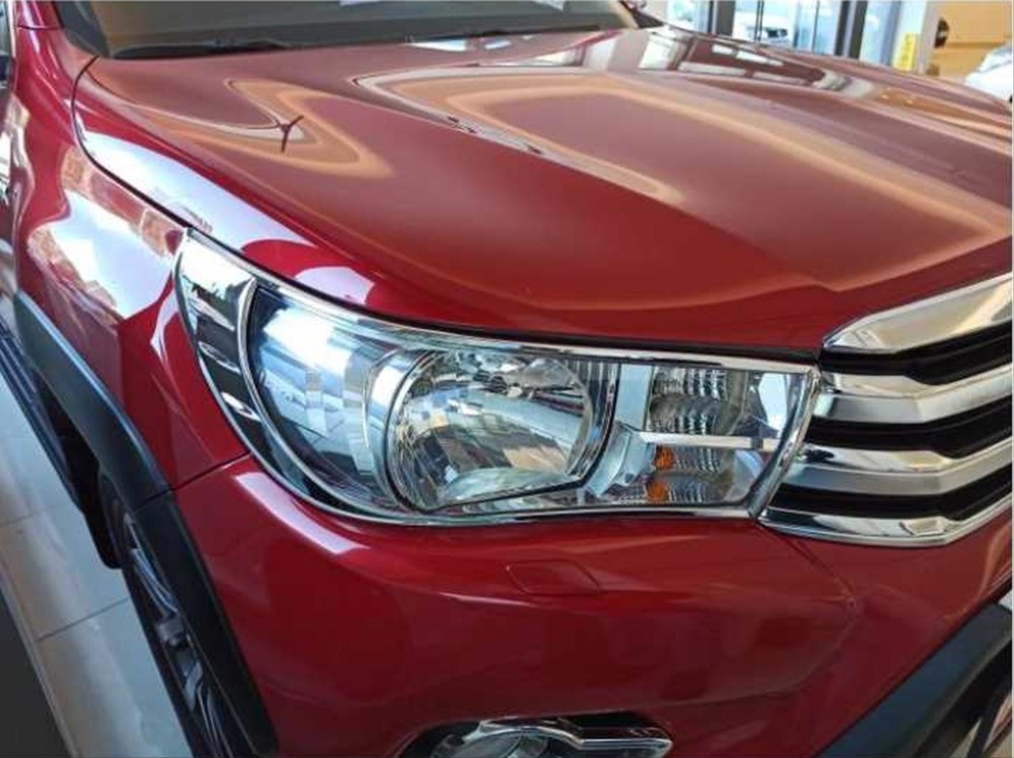 Hilux Revo 2016-2019 İçin Uyumlu Far Çerçeve Kaplama Krom 4