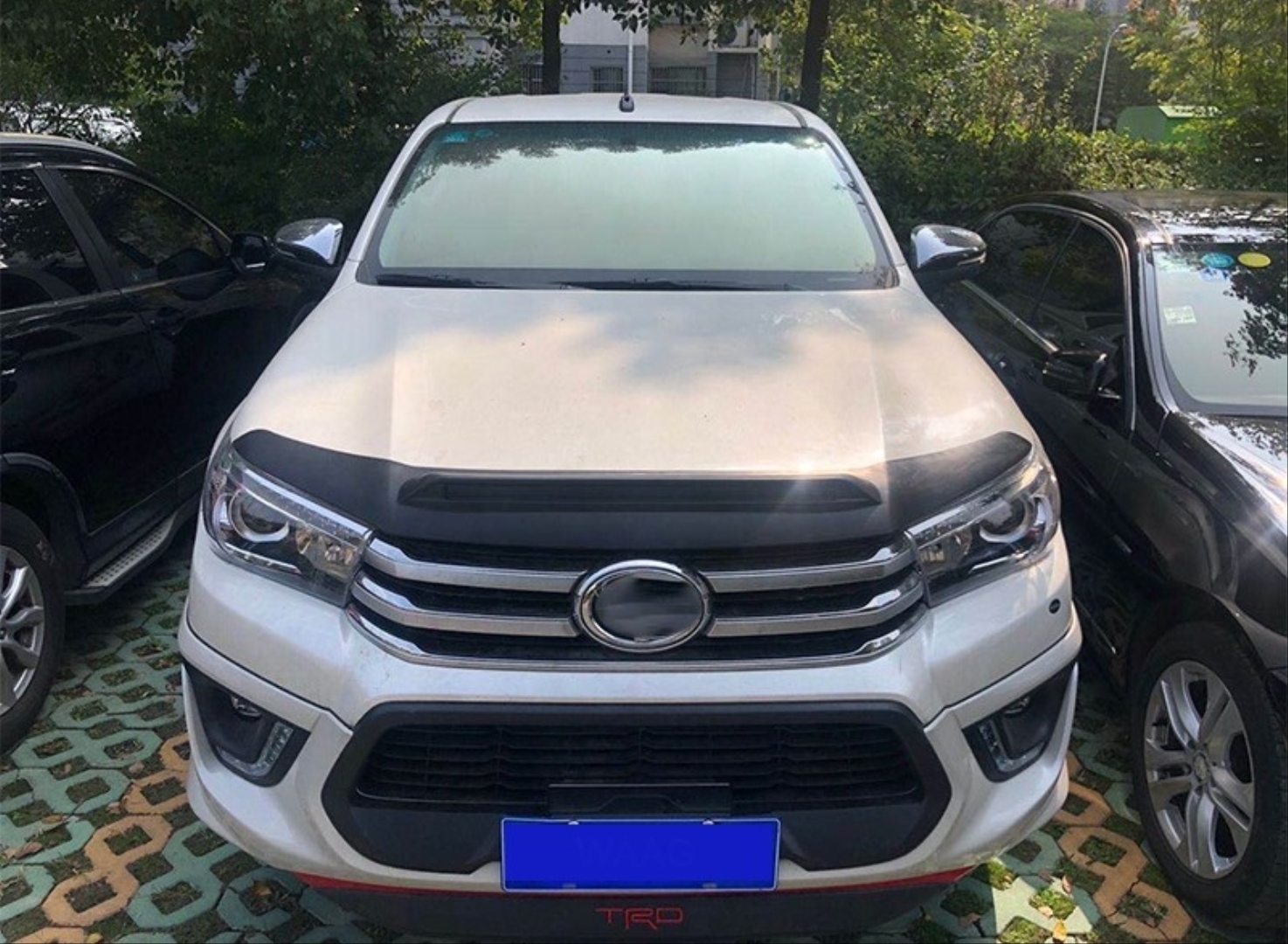 Toyota Hilux Revo İçin Uyumlu LED'li Kaput Rüzgarlığı 3
