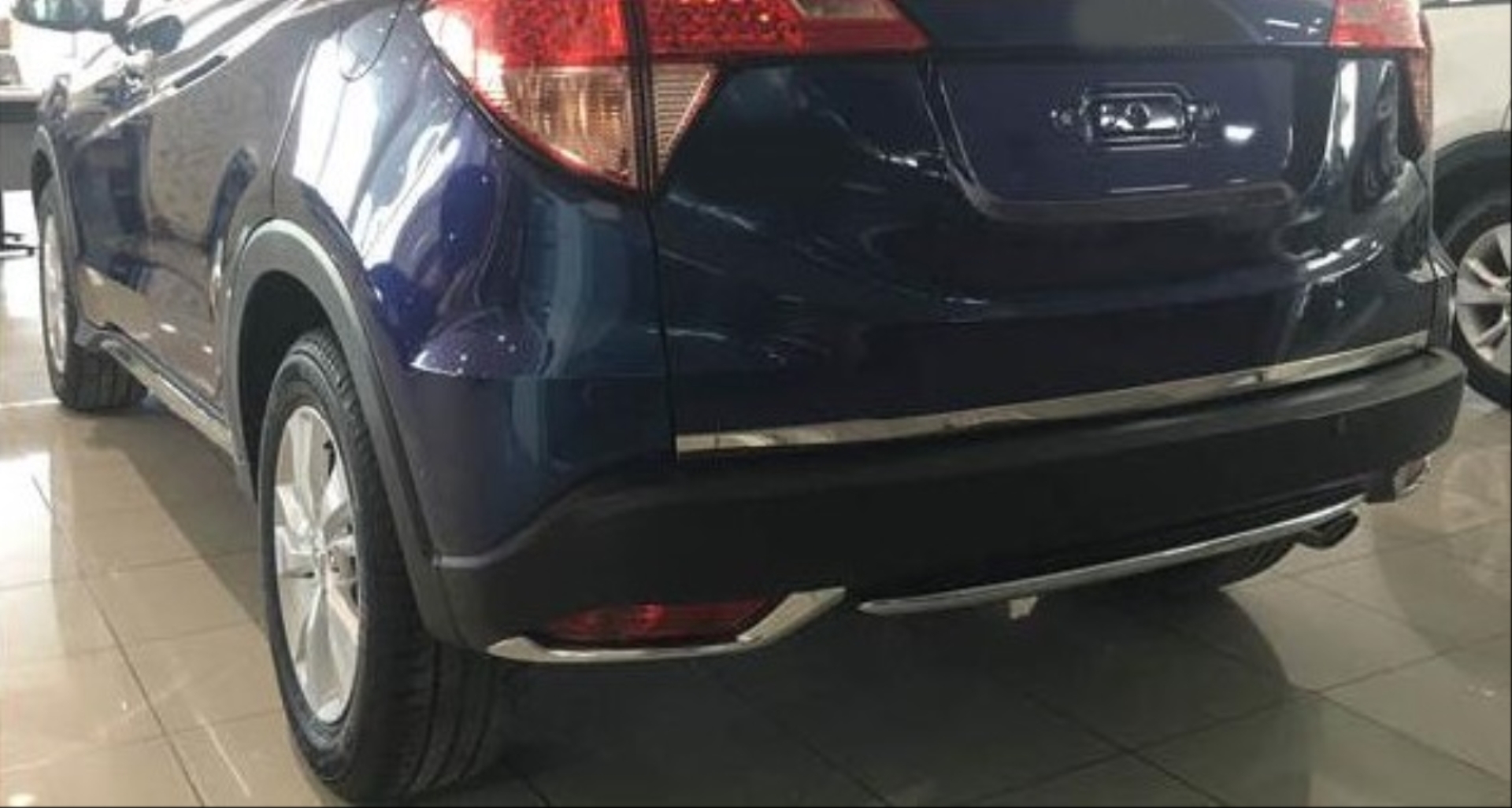 Honda HR-V 2016-2021 İçin Uyumlu Arka Sis Alt Nikelajı 3