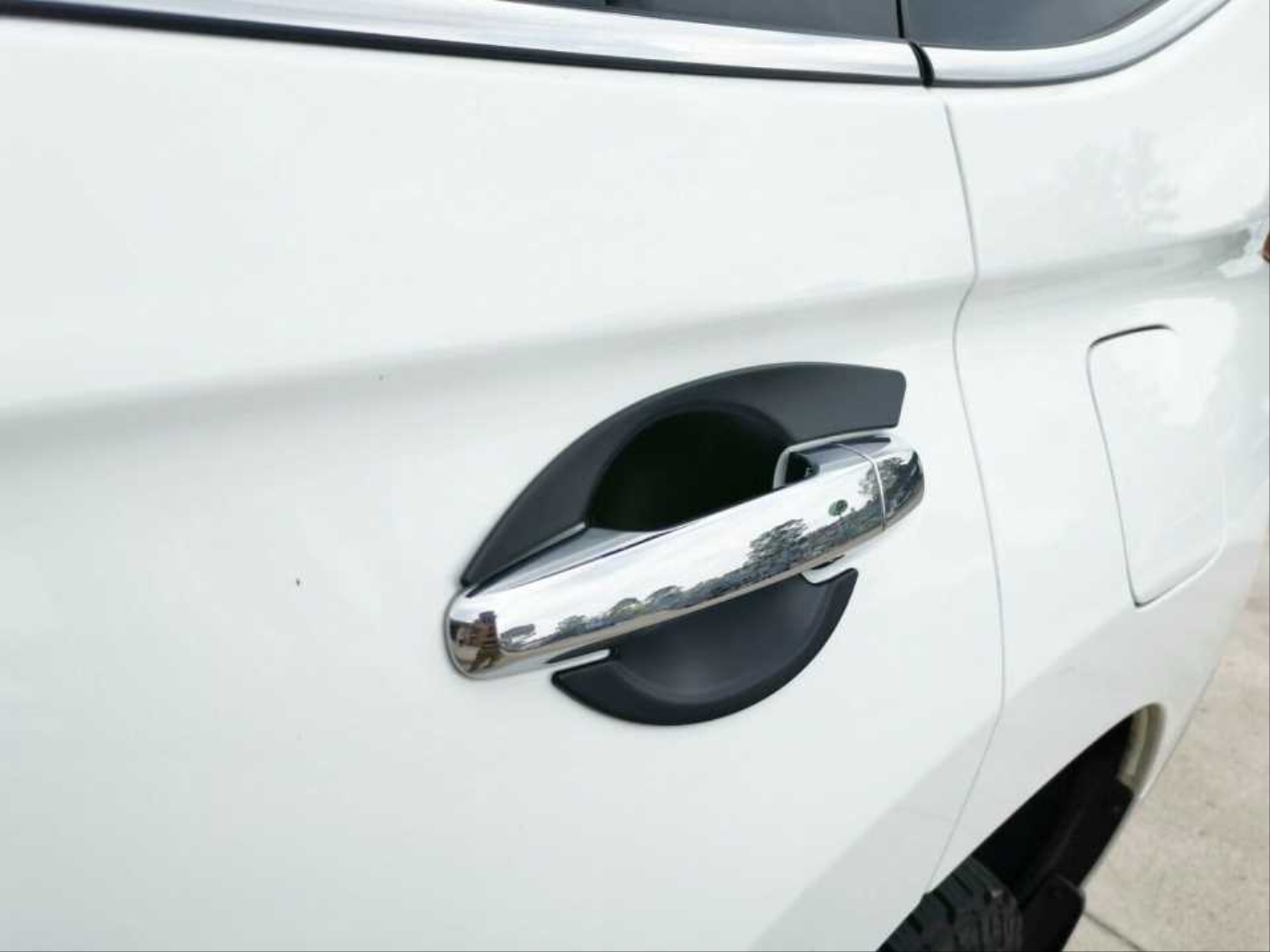 Mitsubishi L200 2014+ İç Kapı Kolu Kaplama Siyah 5