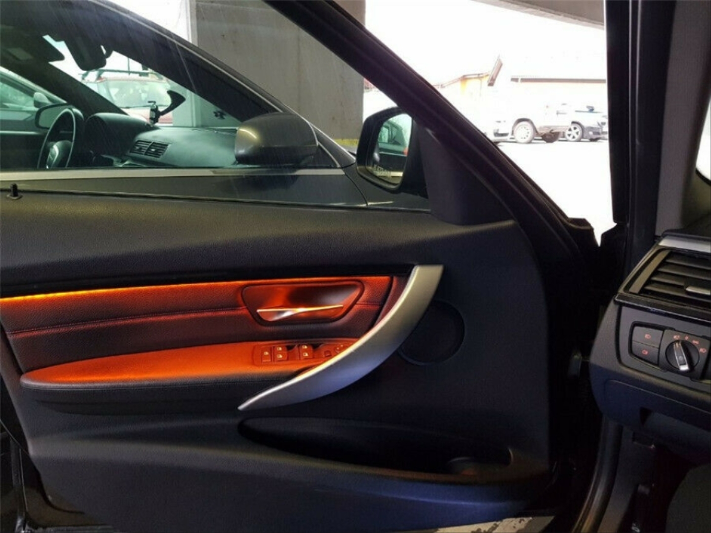 BMW 3 Serisi F30 İç Aydınlatma Ambians Seti - 8 Renk (4 Kapı - 2 Ayak Aydınlatma - 1 Konsol ve 1 Göğüslük) 4