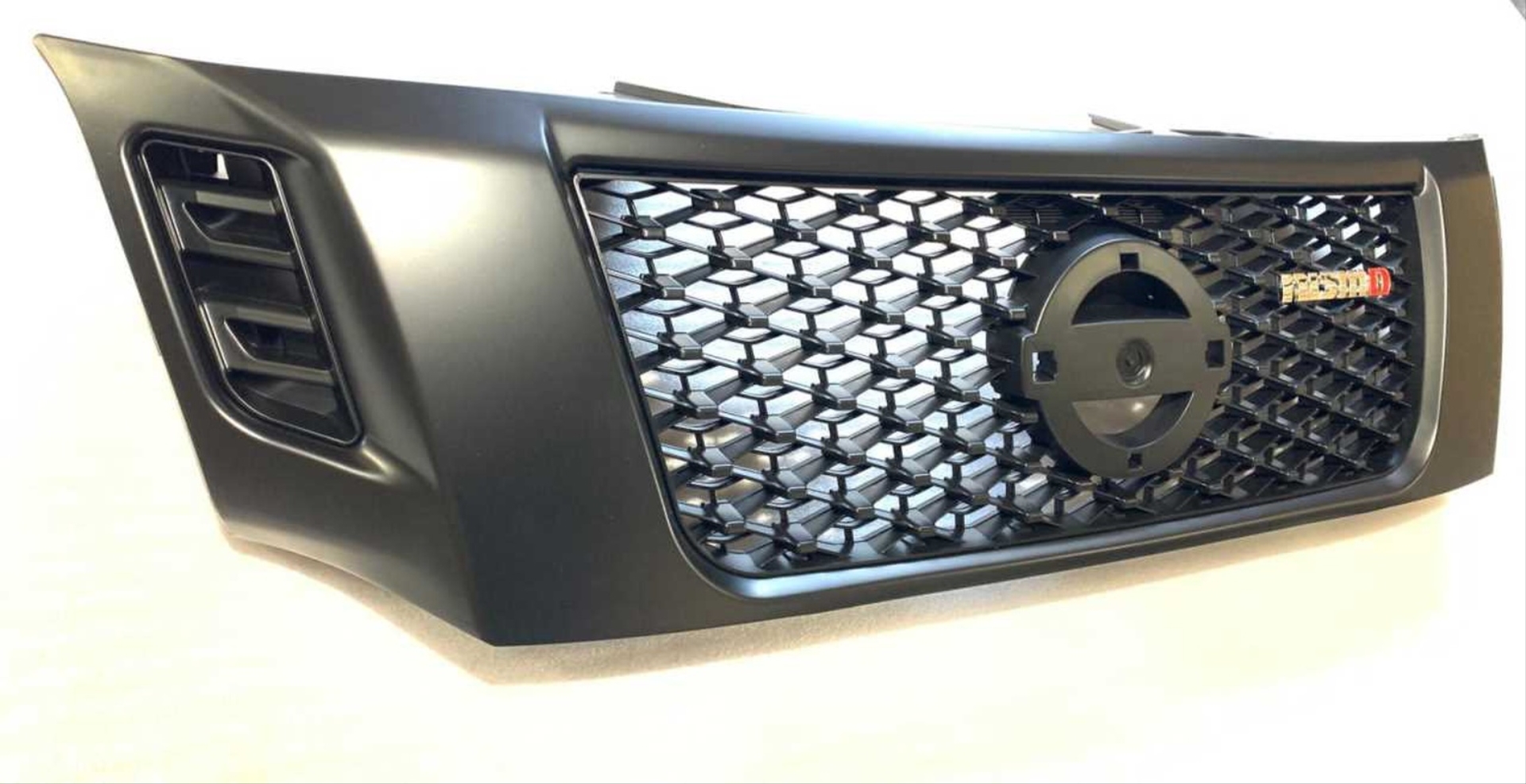 Nissan Navara 2015+ için Uyumlu NSM Görünüm Panjur Siyah 4