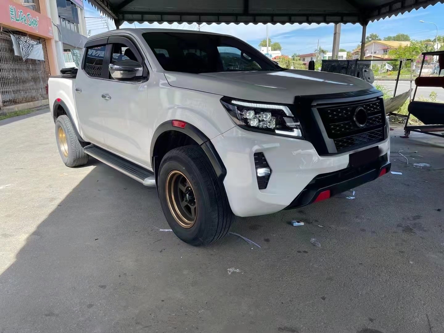 Nissan Navara 2015+ NP300 İçin Uyumlu 2022 Facelift Body Kit (Halon Farlı Model İçin) 2