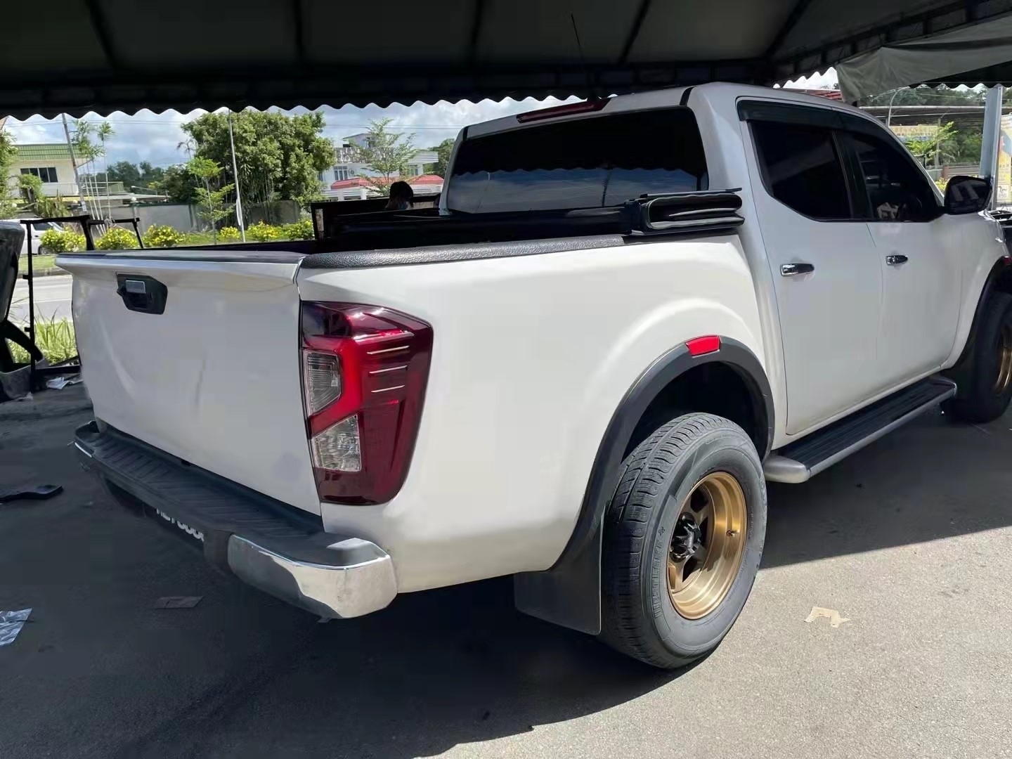 Nissan Navara 2015+ NP300 İçin Uyumlu 2022 Facelift Body Kit (Halon Farlı Model İçin) 3