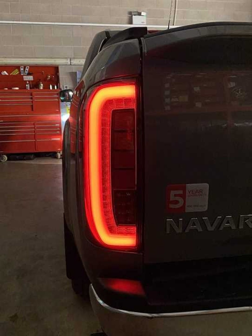 Nissan Navara NP300 (2015-2020) Uyumlu LED Stop - Smoke 4