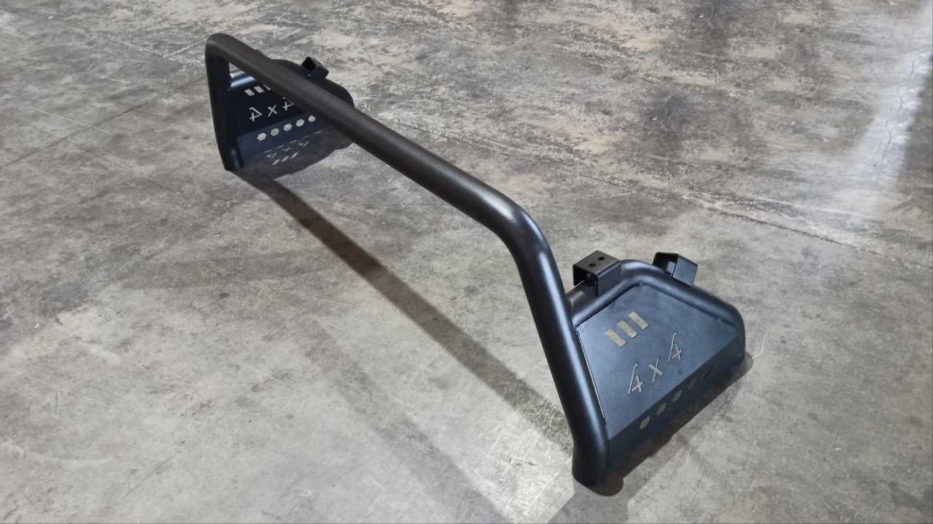 Nissan Navara NP300 (2015-2020) İçin Uyumlu Sepetli Roll Bar 2
