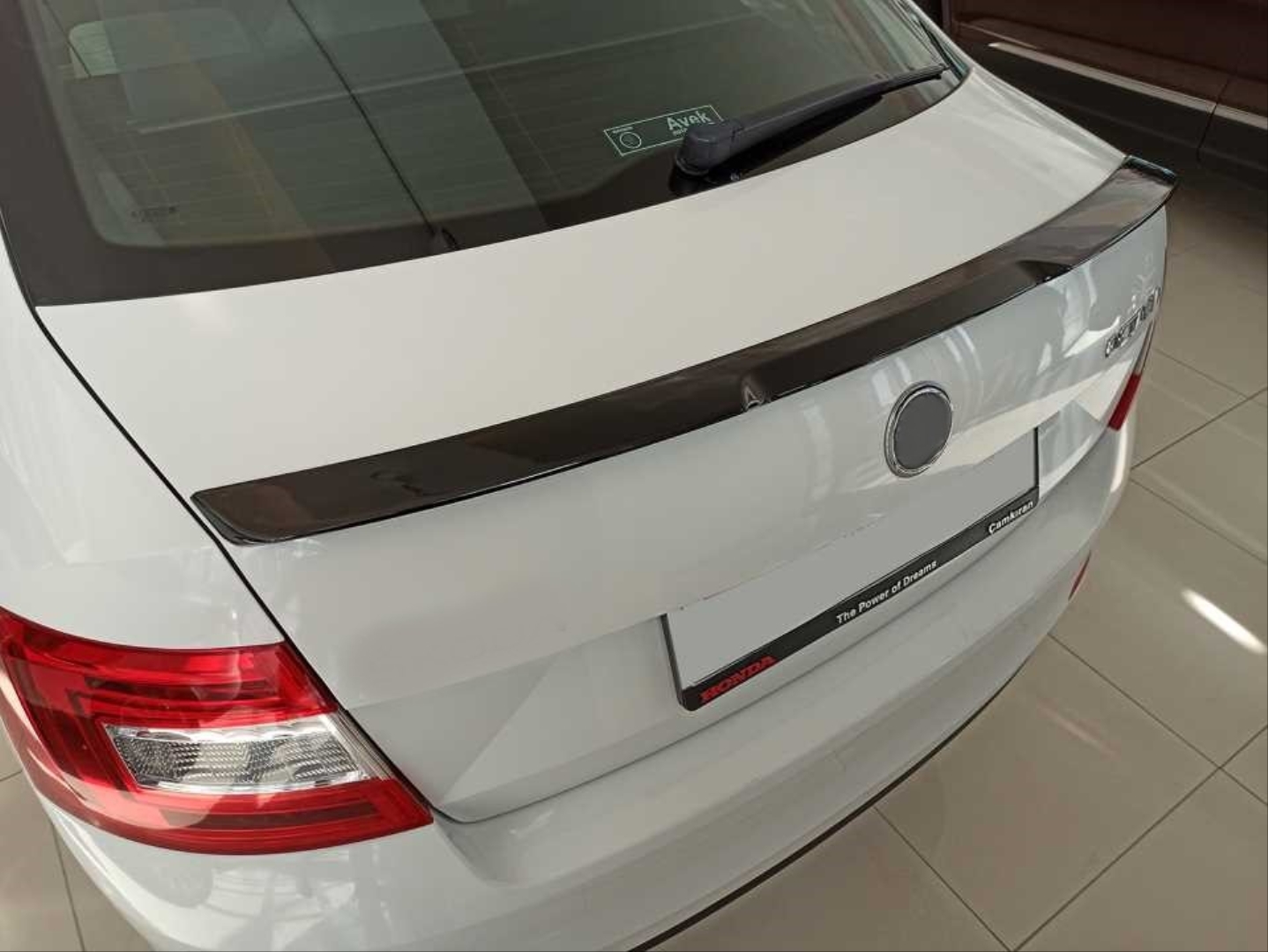 Skoda Octavia 2013-2017 İçin Uyumlu Spoiler (Parlak Siyah) 3