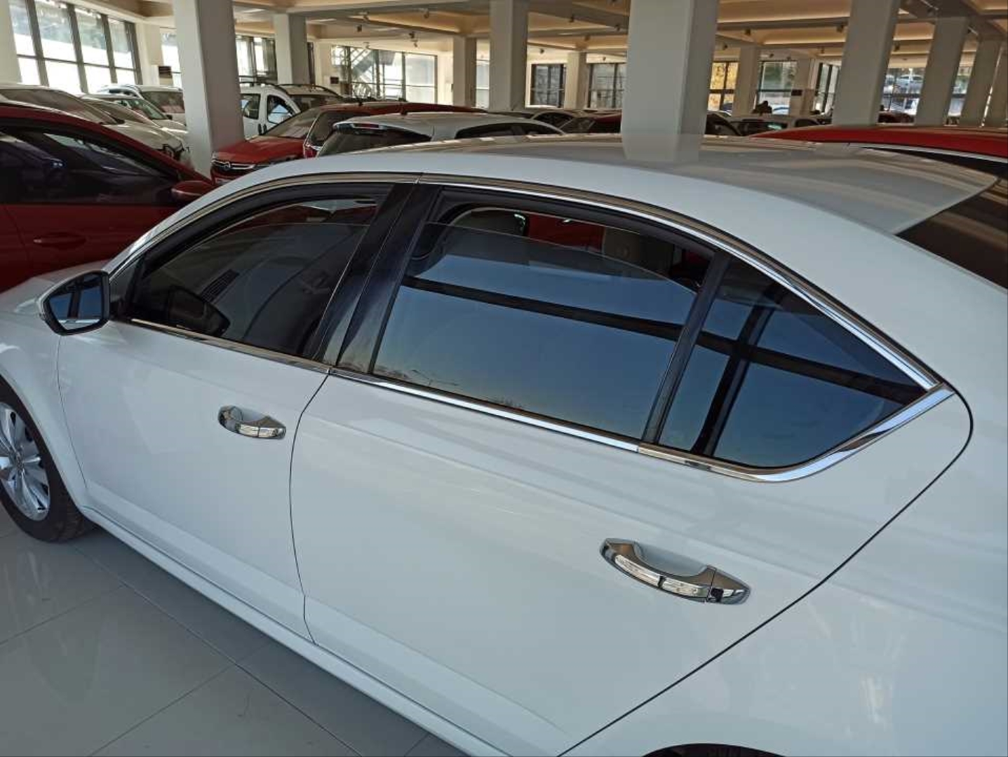Skoda Octavia 2013-2019 İçin Uyumlu Cam Çıtası Nikelaj 5