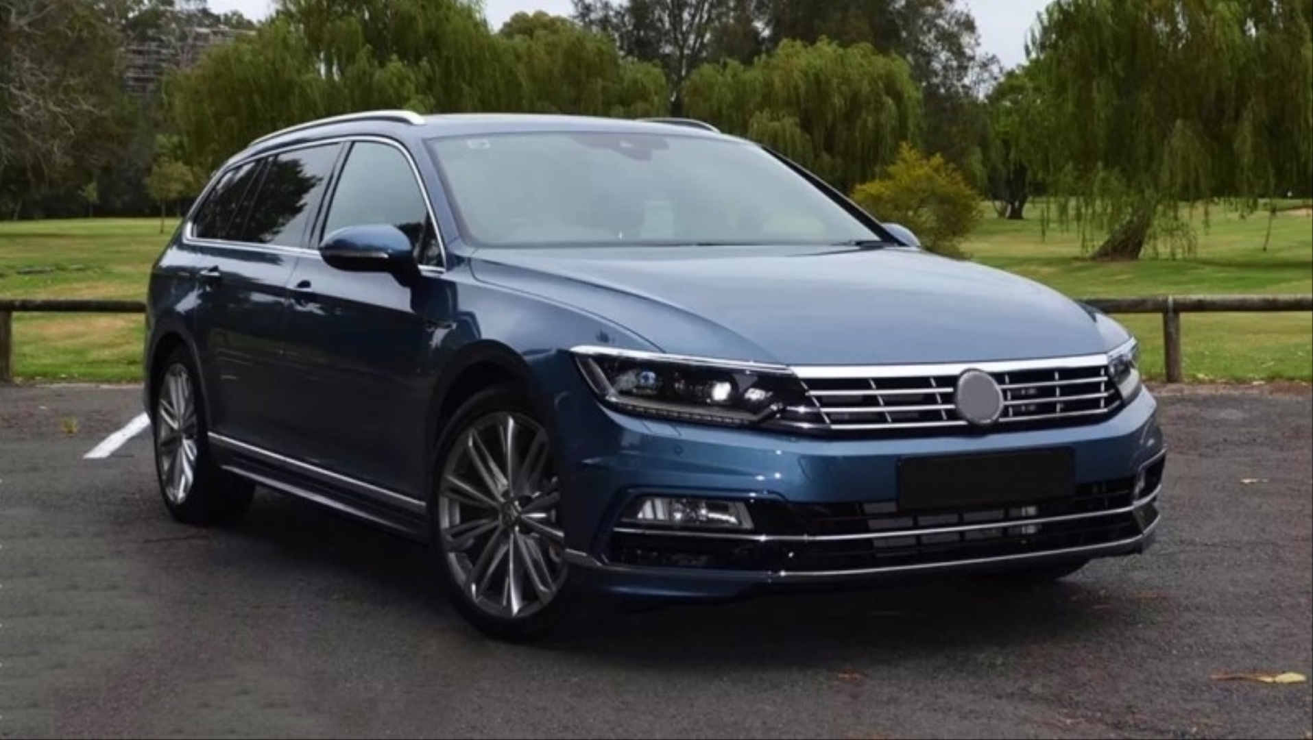 Volkswagen Passat B8 R-Line Ön Tampon (Panjur Hariç) 2